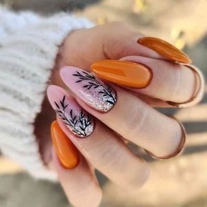 Meet your Posher, H t nails